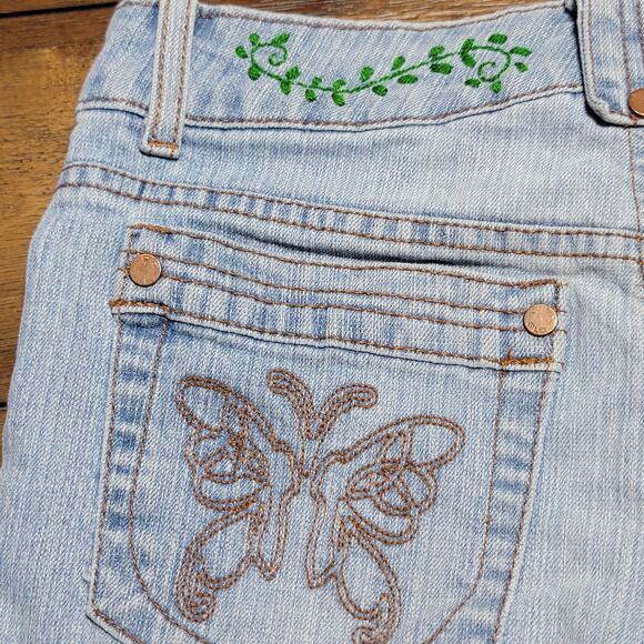 Glo Jeans Junior Denim Shorts w/ Embroidery - Size 3 - Picture 5 of 8